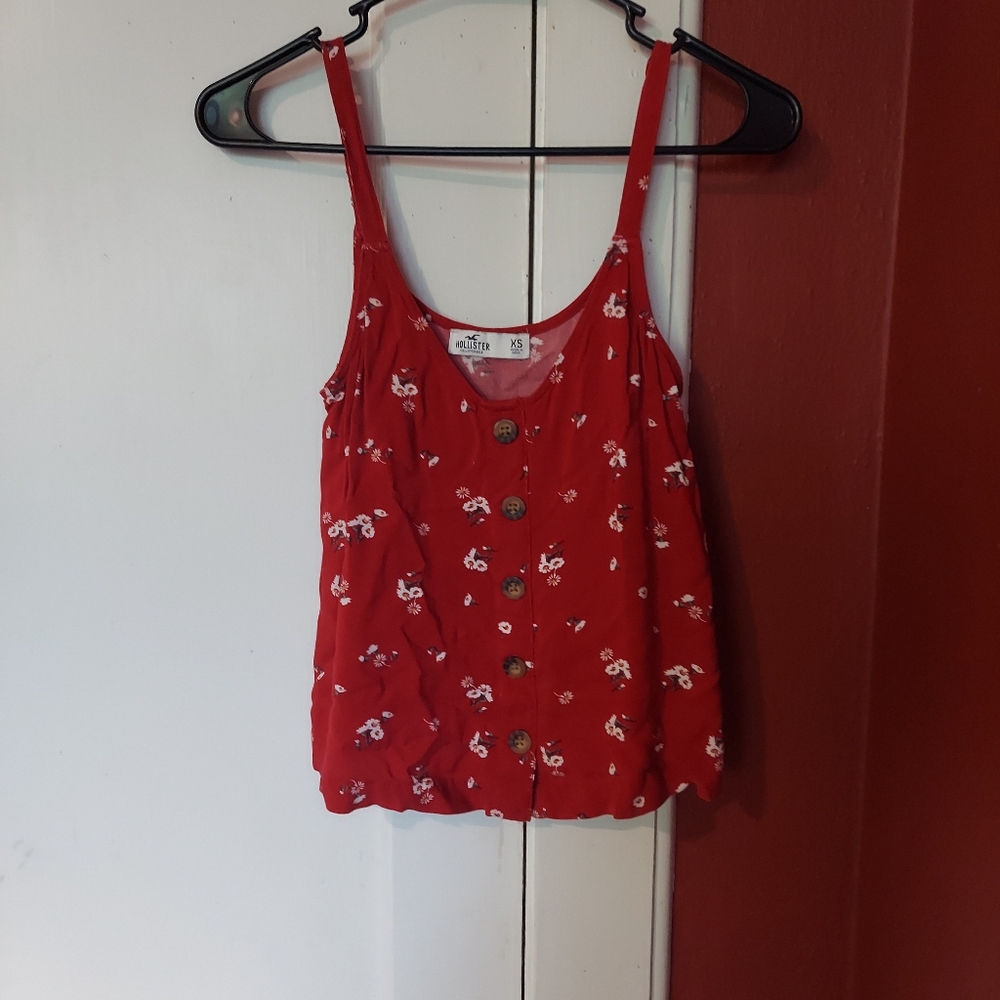 Red flower tank